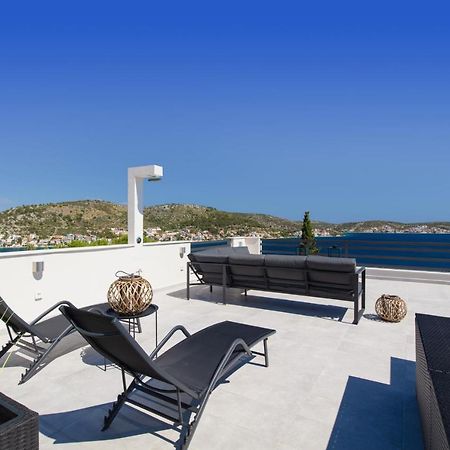 The Grande - Huge Terrace - Amazing Sea Views - Tastefully Furnished - Access To Rooftop Terrace And Gym - Hillside Apartments Rogoznica ロゴズニッツァ エクステリア 写真