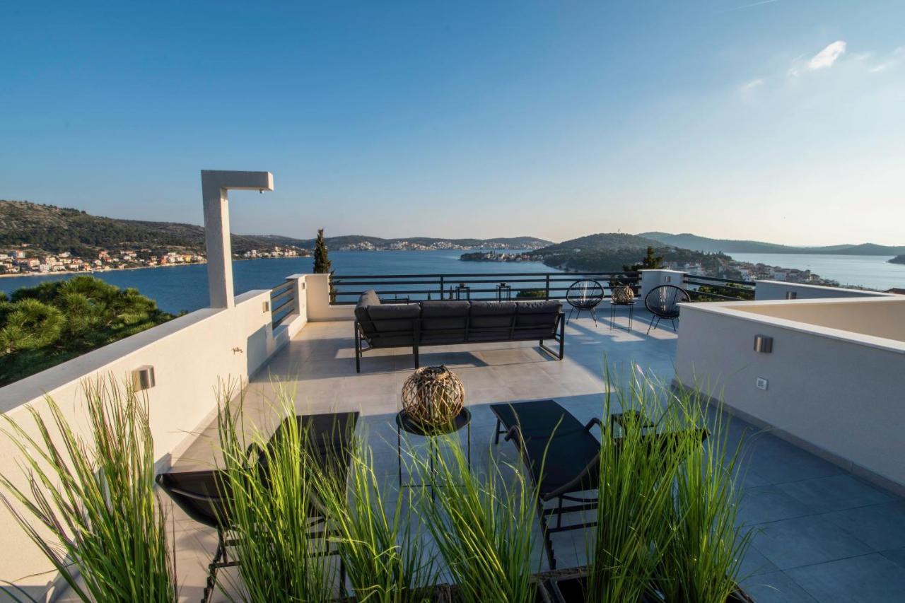 The Grande - Huge Terrace - Amazing Sea Views - Tastefully Furnished - Access To Rooftop Terrace And Gym - Hillside Apartments Rogoznica ロゴズニッツァ エクステリア 写真