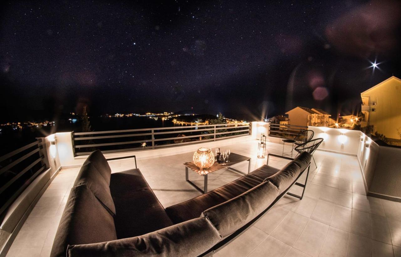 The Grande - Huge Terrace - Amazing Sea Views - Tastefully Furnished - Access To Rooftop Terrace And Gym - Hillside Apartments Rogoznica ロゴズニッツァ エクステリア 写真
