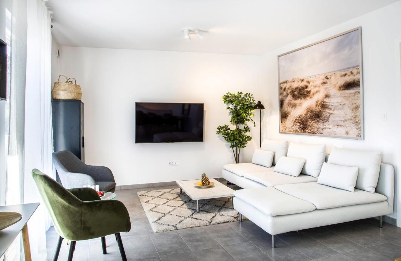 The Grande - Huge Terrace - Amazing Sea Views - Tastefully Furnished - Access To Rooftop Terrace And Gym - Hillside Apartments Rogoznica ロゴズニッツァ エクステリア 写真