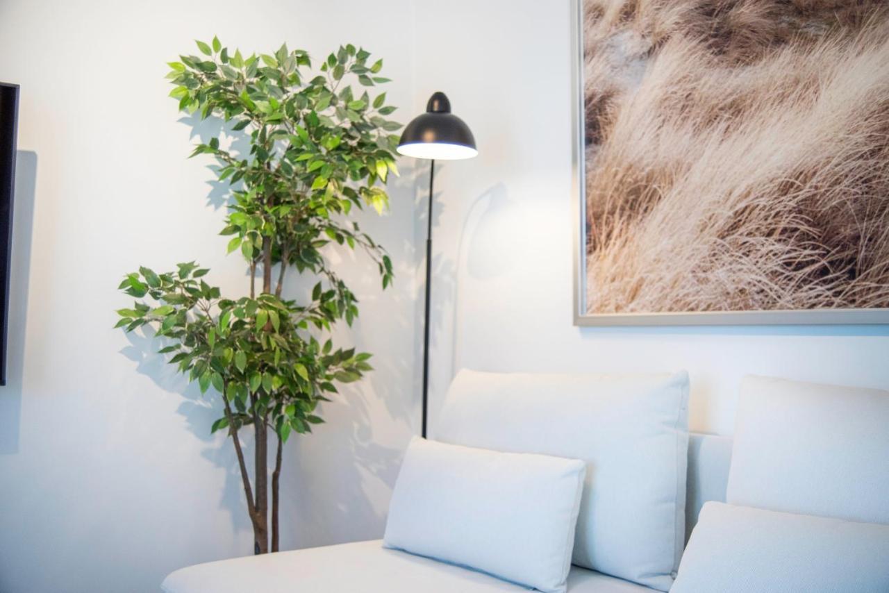 The Grande - Huge Terrace - Amazing Sea Views - Tastefully Furnished - Access To Rooftop Terrace And Gym - Hillside Apartments Rogoznica ロゴズニッツァ エクステリア 写真