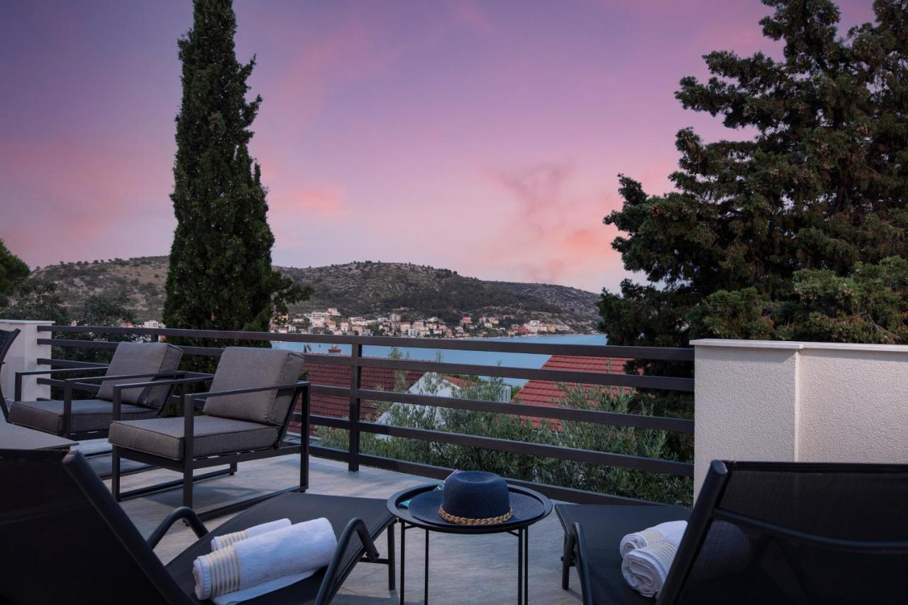 The Grande - Huge Terrace - Amazing Sea Views - Tastefully Furnished - Access To Rooftop Terrace And Gym - Hillside Apartments Rogoznica ロゴズニッツァ エクステリア 写真