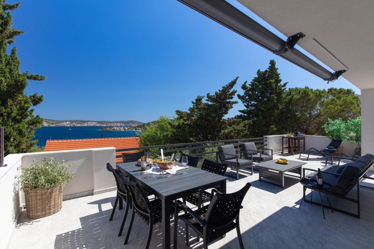 The Grande - Huge Terrace - Amazing Sea Views - Tastefully Furnished - Access To Rooftop Terrace And Gym - Hillside Apartments Rogoznica ロゴズニッツァ エクステリア 写真
