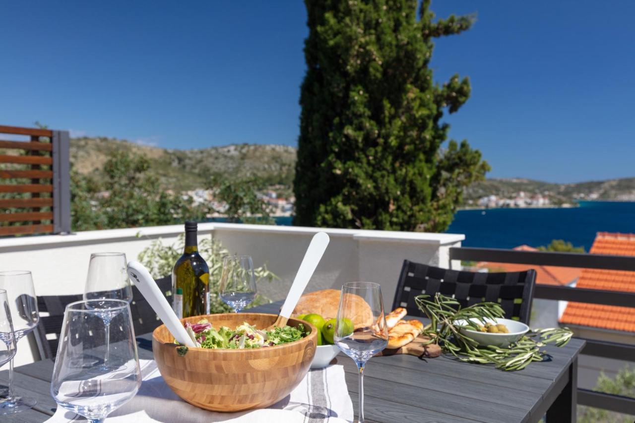 The Grande - Huge Terrace - Amazing Sea Views - Tastefully Furnished - Access To Rooftop Terrace And Gym - Hillside Apartments Rogoznica ロゴズニッツァ エクステリア 写真