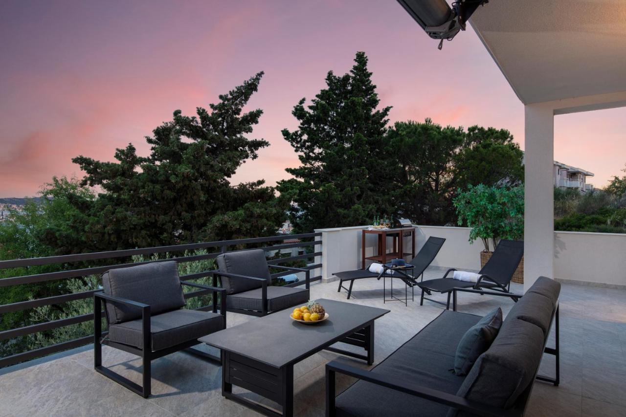 The Grande - Huge Terrace - Amazing Sea Views - Tastefully Furnished - Access To Rooftop Terrace And Gym - Hillside Apartments Rogoznica ロゴズニッツァ エクステリア 写真