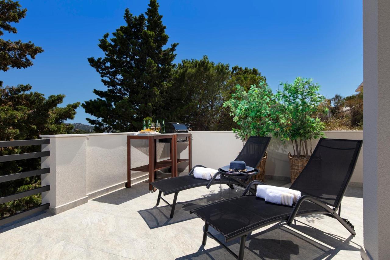 The Grande - Huge Terrace - Amazing Sea Views - Tastefully Furnished - Access To Rooftop Terrace And Gym - Hillside Apartments Rogoznica ロゴズニッツァ エクステリア 写真