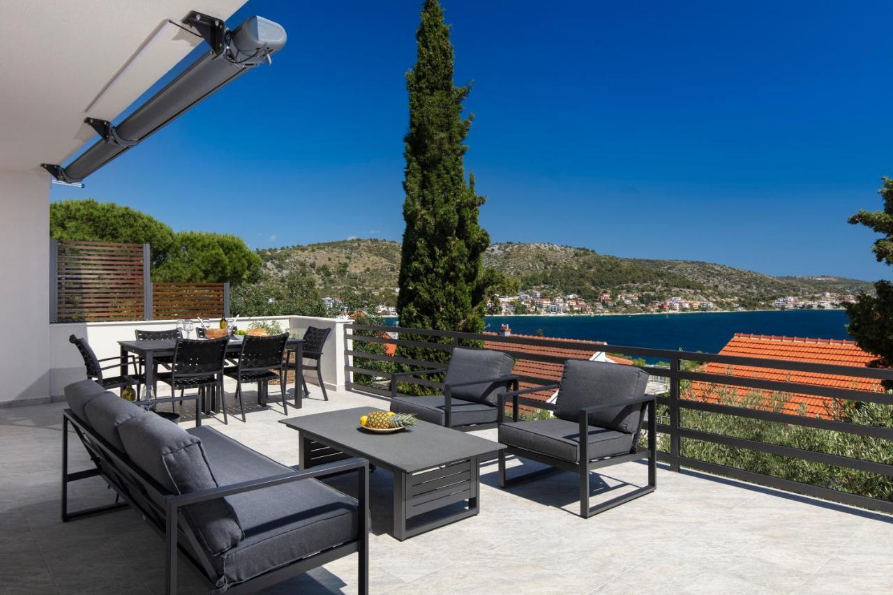 The Grande - Huge Terrace - Amazing Sea Views - Tastefully Furnished - Access To Rooftop Terrace And Gym - Hillside Apartments Rogoznica ロゴズニッツァ エクステリア 写真