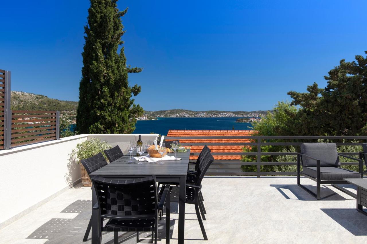 The Grande - Huge Terrace - Amazing Sea Views - Tastefully Furnished - Access To Rooftop Terrace And Gym - Hillside Apartments Rogoznica ロゴズニッツァ エクステリア 写真